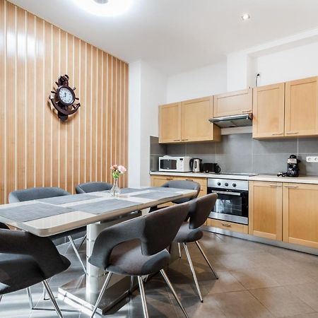 Bpr Timber Loft Home With Balcony บูดาเปสต์ ภายนอก รูปภาพ