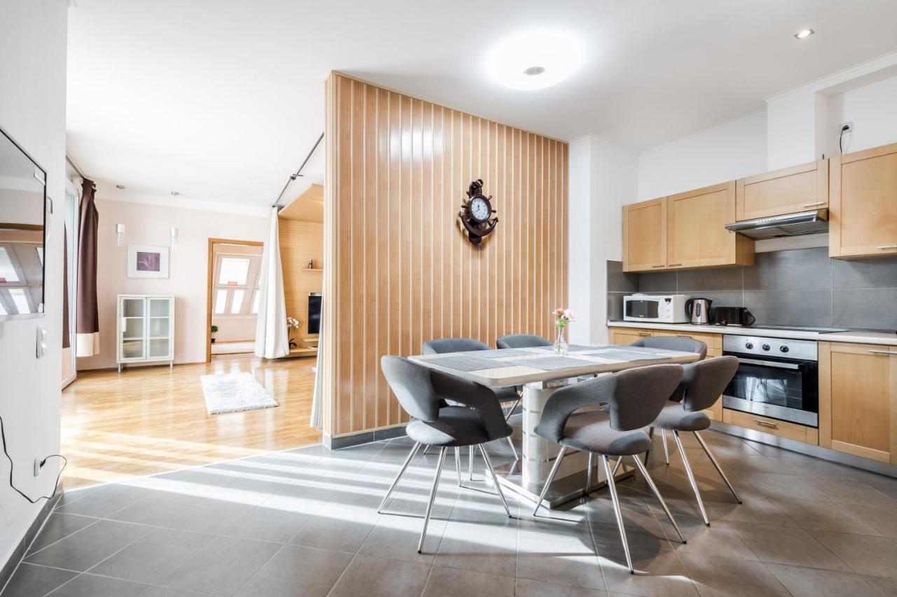 Bpr Timber Loft Home With Balcony บูดาเปสต์ ภายนอก รูปภาพ