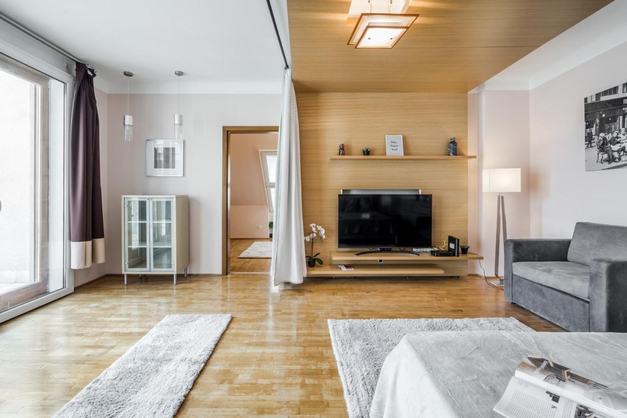 Bpr Timber Loft Home With Balcony บูดาเปสต์ ภายนอก รูปภาพ